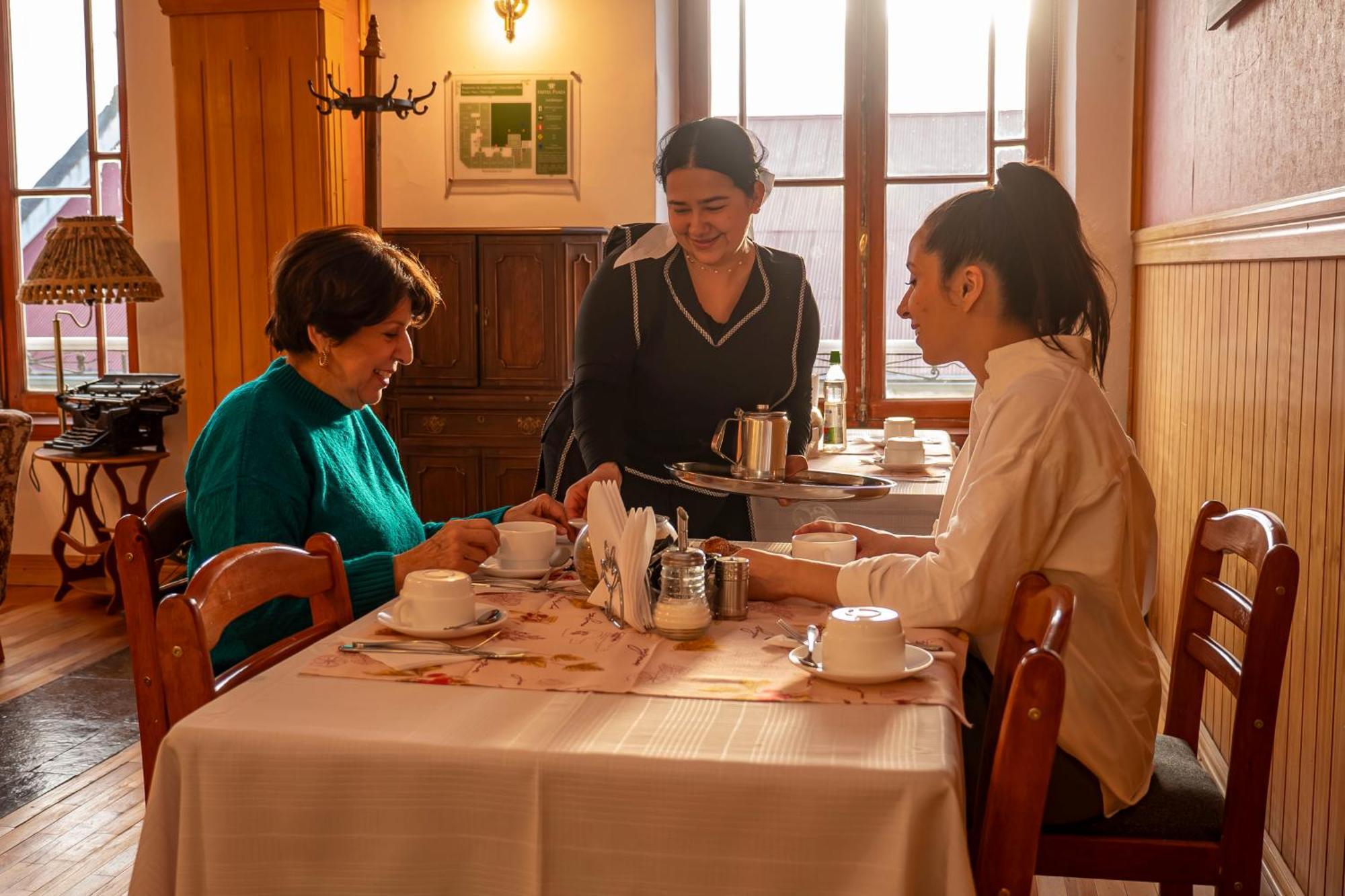 Hotel Plaza Punta Arenas Luaran gambar